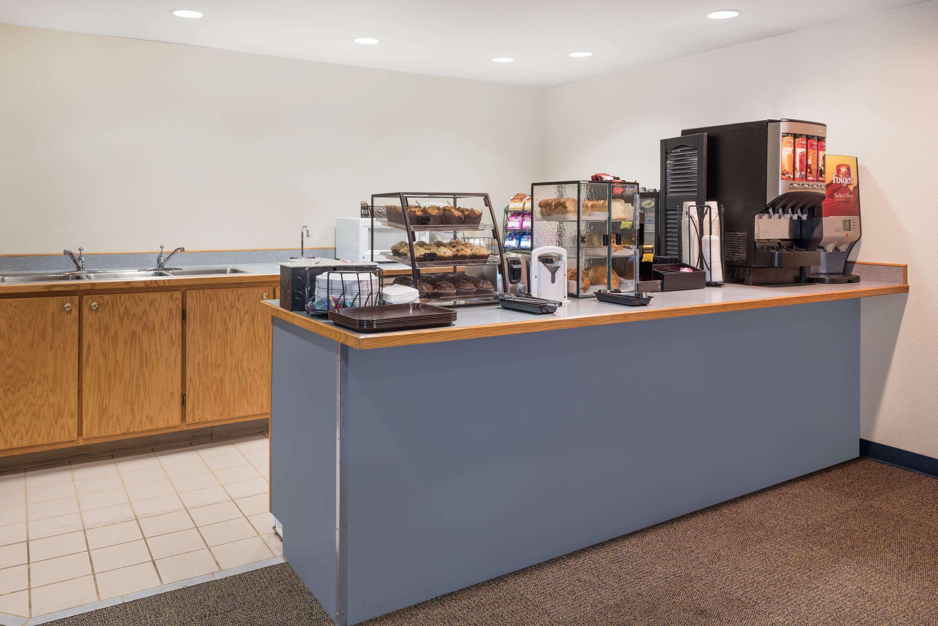 Microtel & By Wyndham Sainte Genevieve Hotel